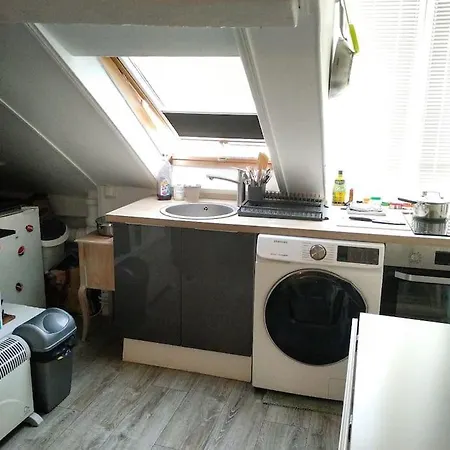 Studette Cosy Bien Situee Quartier Pouchet 17eme Paris