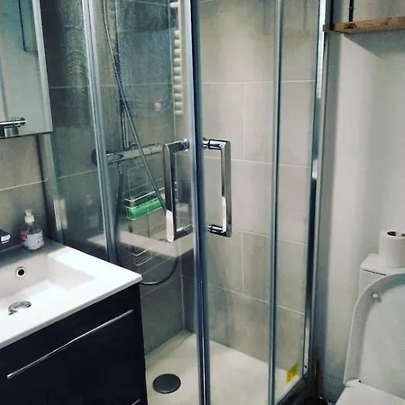 Appartement Studette Cosy Bien Situee Quartier Pouchet 17eme *
