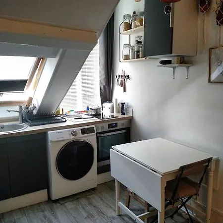 Studette Cosy Bien Situee Quartier Pouchet 17eme